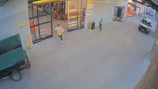 Video shows man run out of Renton hardware store with stolen merchandise