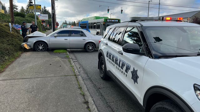 Suspect in custody after bank robbery in University Place