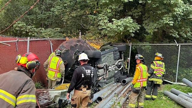 Tukwila crash: 3 people dead, 1 seriously injured