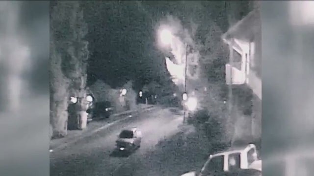 Home surveillance captures handful of suspects rushing into Kent home