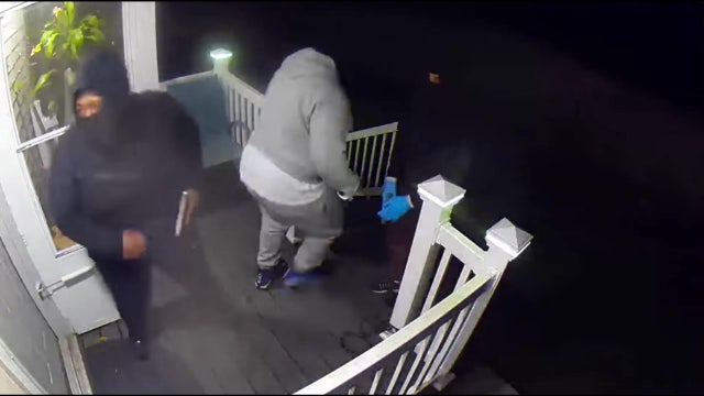 Video shows Washington homeowner shoot at 3 suspects during attempted home invasion