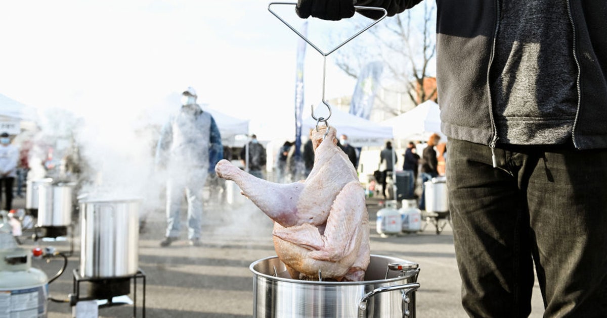 Thanksgiving 2023: Frying turkey dos and don’ts | FOX 13 Seattle