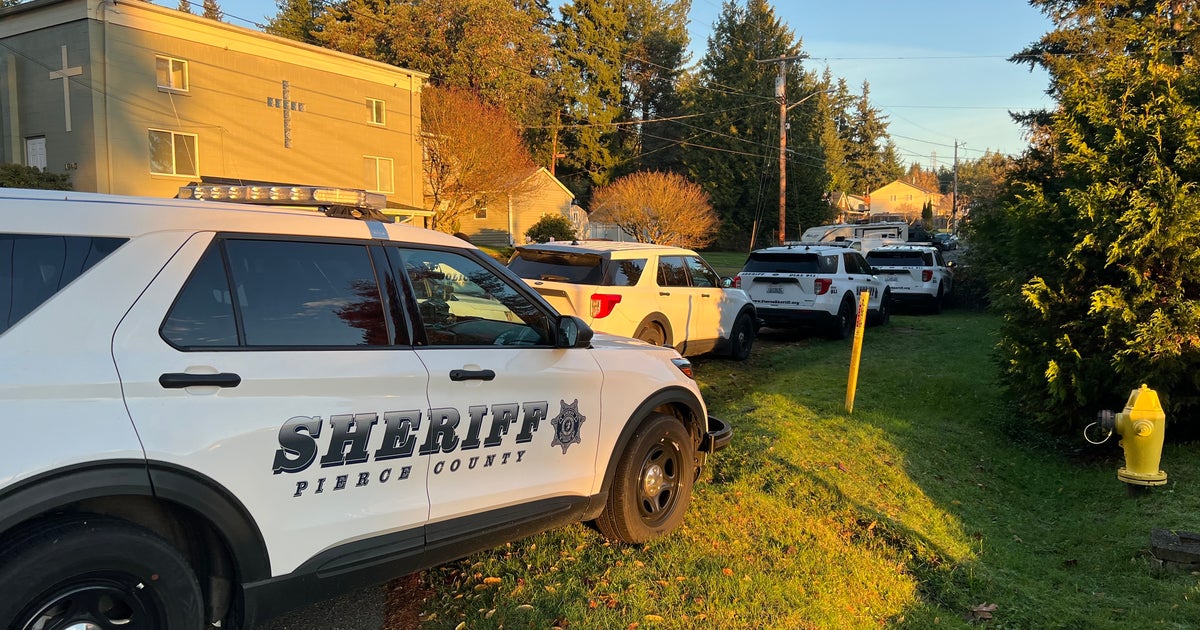 Homicide suspect dead after hours-long standoff in Bremerton | FOX 13 ...