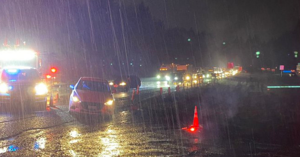 Pedestrian fatally struck by car on I-5 in Lacey | FOX 13 Seattle
