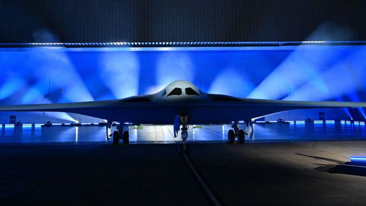 Air Force’s Secretive New B-21 ‘Raider’ Bomber Apparently Makes First ...