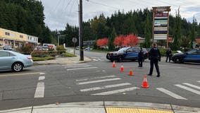 2 injured after being hit by car in Edmonds, police investigating