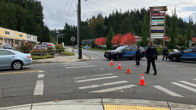 2 injured after being hit by car in Edmonds, police investigating