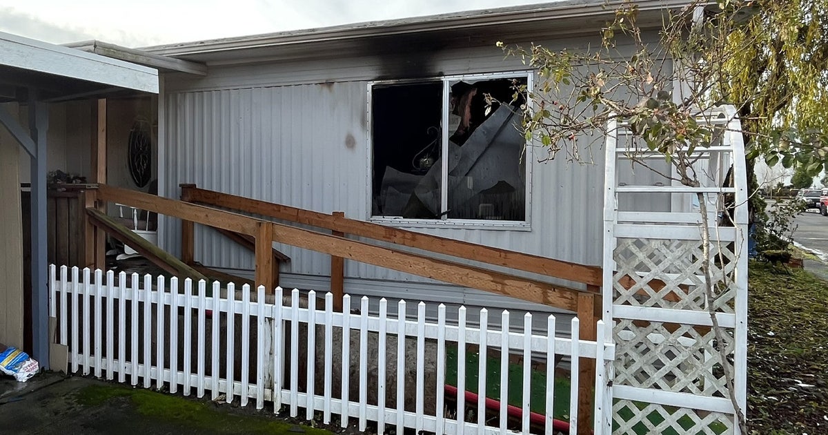 Crews investigate deadly mobile home fire in Edgewood | FOX 13 Seattle