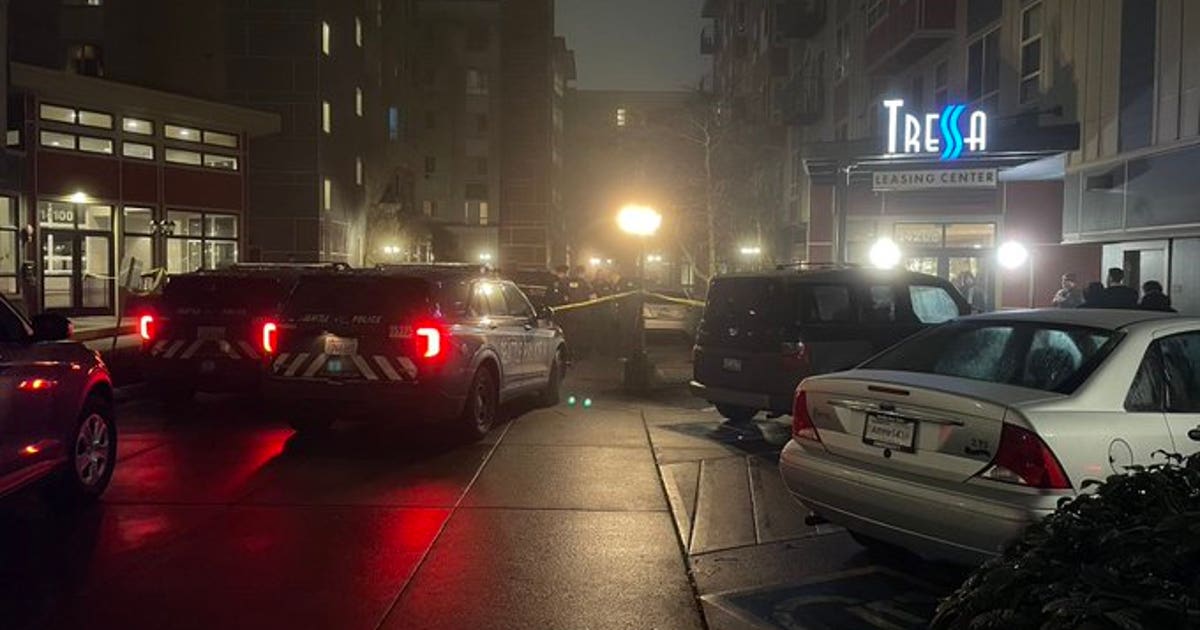 Man found dead outside Bitter Lake apartment complex | FOX 13 Seattle