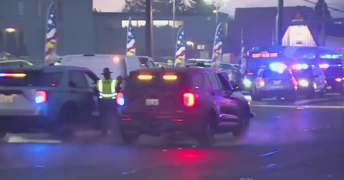 Man hit, killed by bus on Highway 99 in Lynnwood | FOX 13 Seattle