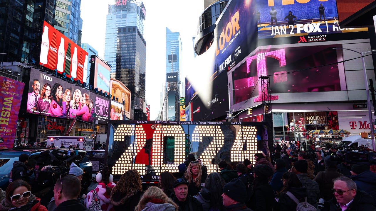 New Years Eve Parties Inside Times Square Carry Hefty Price Tag Over 12k To Ring In 2024 