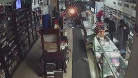 NEW VIDEO: Stolen Kia smashes through Everett smoke shop; thieves cart off products