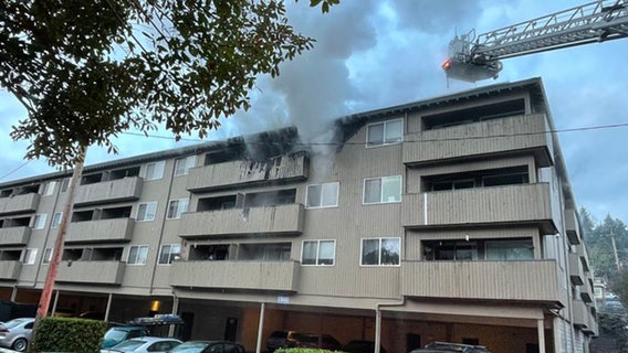 Renton apartment fire displaces 10 people, including 2 children, on New Year’s Eve
