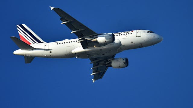 Seattle man convicted for groping high schooler on flight from Paris