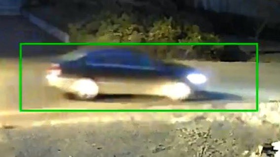 Armed suspect robs Edmonds postal worker, steals mailbox keys