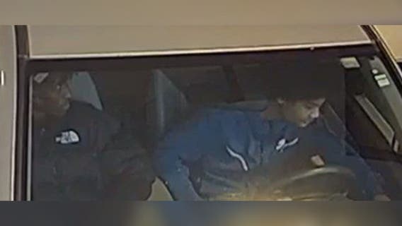 Seattle Police ask for help identifying armed carjacking suspects