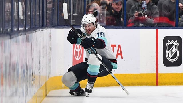 Jared McCann scores twice as Kraken beat Blue Jackets 7-4 for franchise record 9th straight win