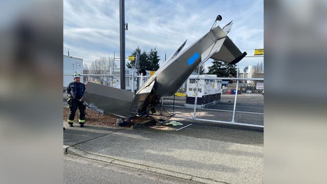 Small plane crashes in Auburn, NTSB investigating