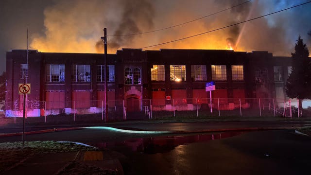 Fire tears through abandoned school in Tacoma