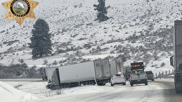Eastbound I-90 reopens at Cle Elum following semi spinouts
