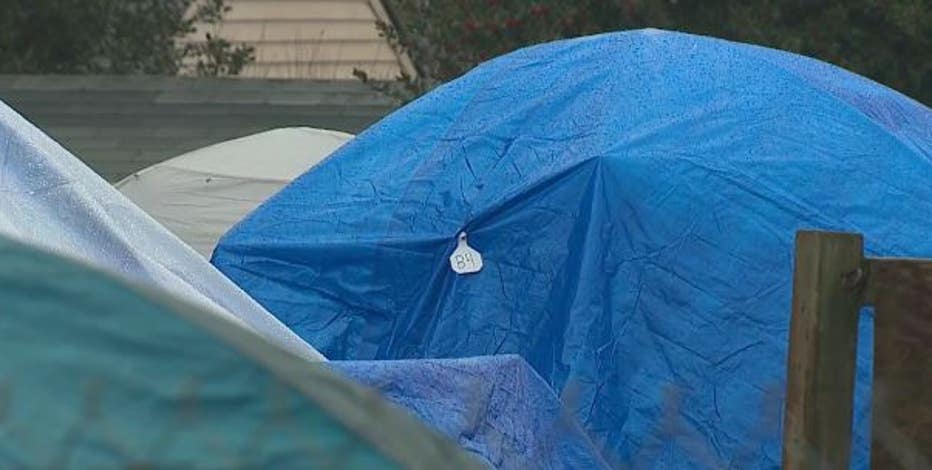 Refugee families housed in Kent hotels get 3-week extension, paid for by Seattle