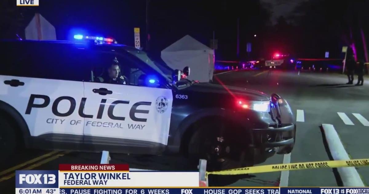 Man found dead on Federal Way road, police investigate | FOX 13 Seattle