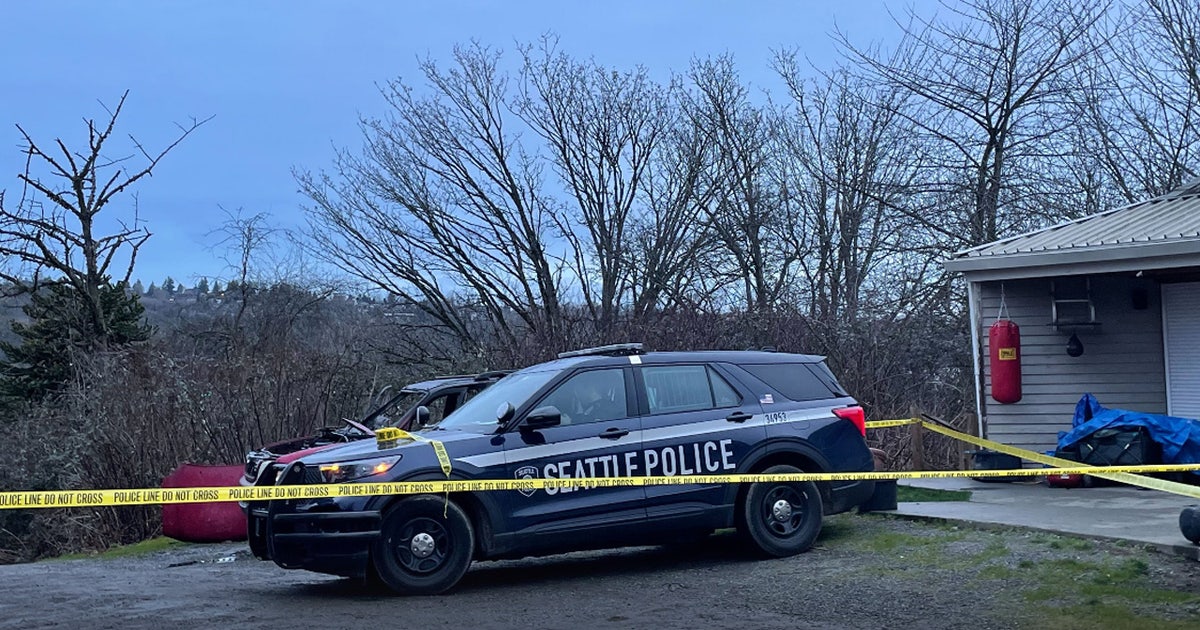 1 dead after car fire in South Seattle, crews investigate | FOX 13 Seattle