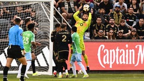 Hugo Lloris makes 7 saves and wins MLS debut in Los Angeles FC’s 2-1 victory over Seattle Sounders