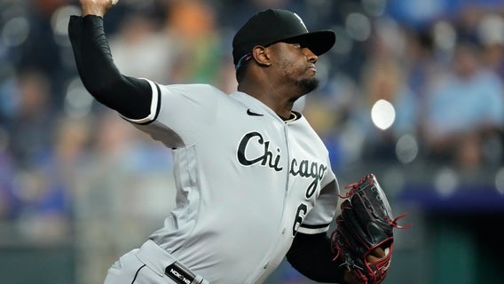 Chicago White Sox trade reliever Gregory Santos to the Seattle Mariners