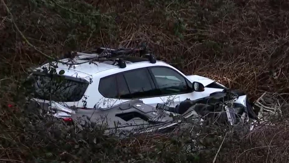 Kent hit-and-run: 1 person seriously hurt on I-5, police searching for suspect