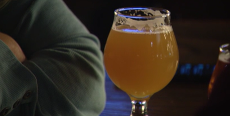 Top Seattle sports bars based on price, reviews