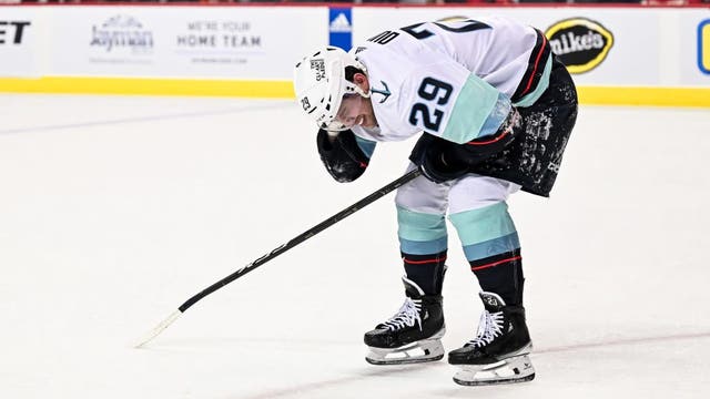 McDavid, Perry lead Oilers to 4-2 win over Kraken