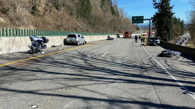 2 airlifted from crash on State Route 18 in Auburn
