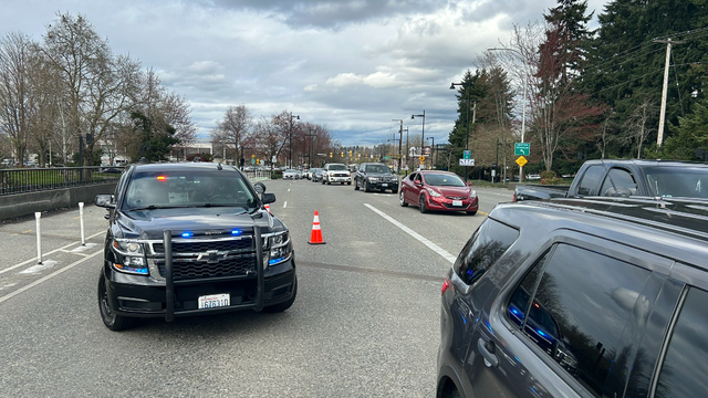 1 killed in Renton car crash, 3 teens arrested in stolen car in separate incident