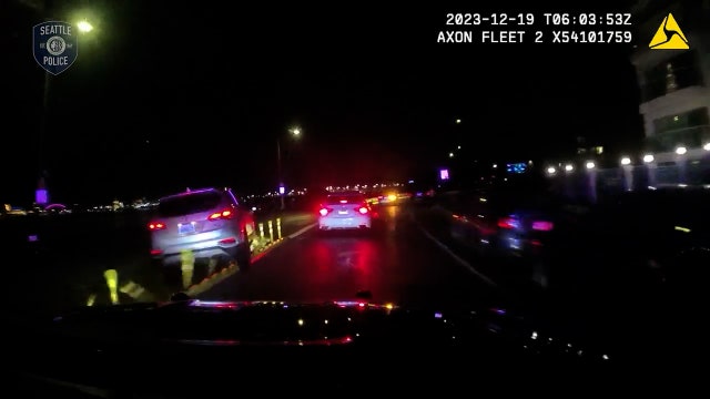 VIDEO: Teen carjacking suspects lead police on chase through Seattle