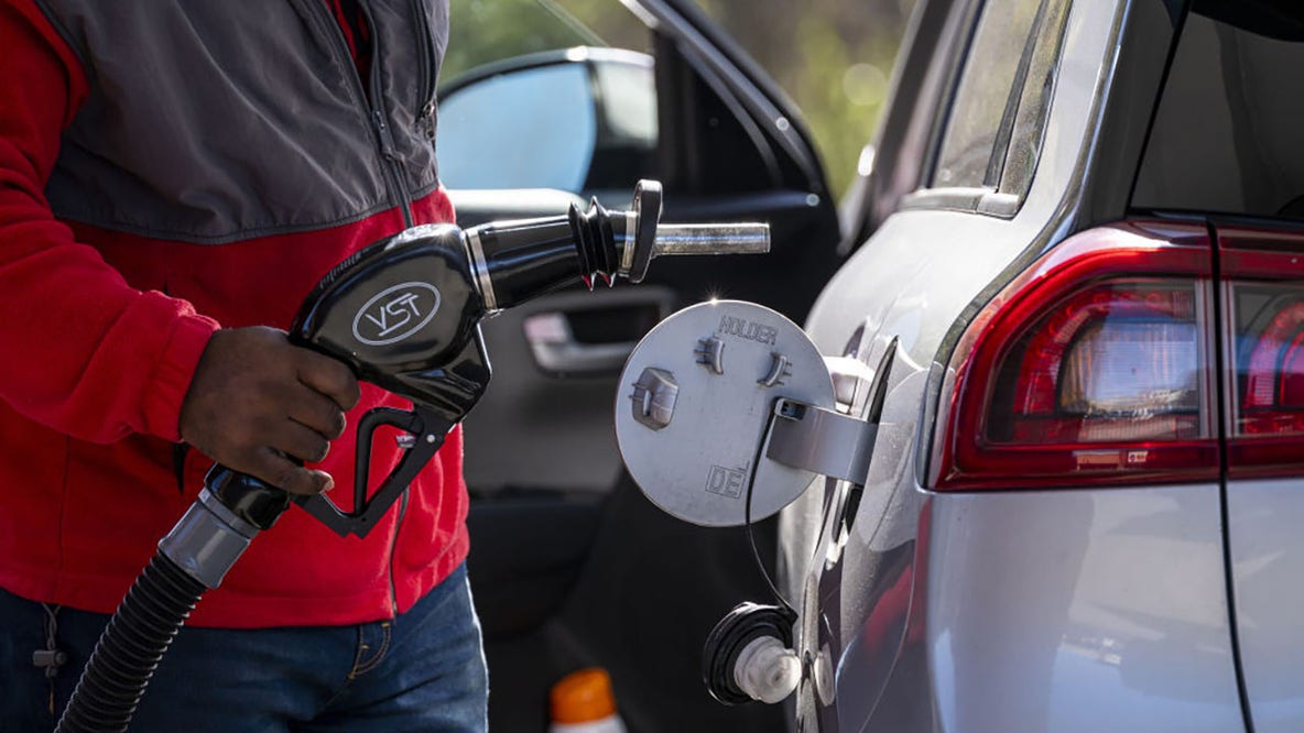 Washington gas prices surge as Seattle hits record-breaking levels