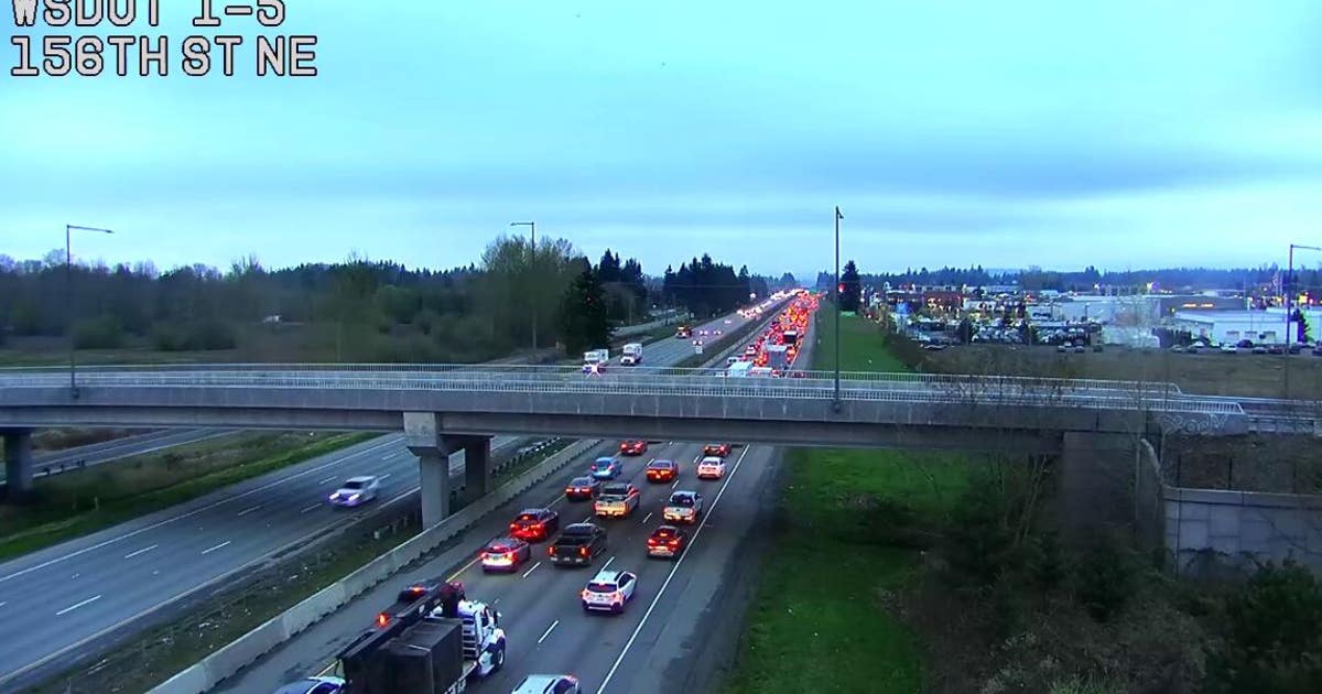 NB I-5 blocked near Arlington after deadly crash | FOX 13 Seattle