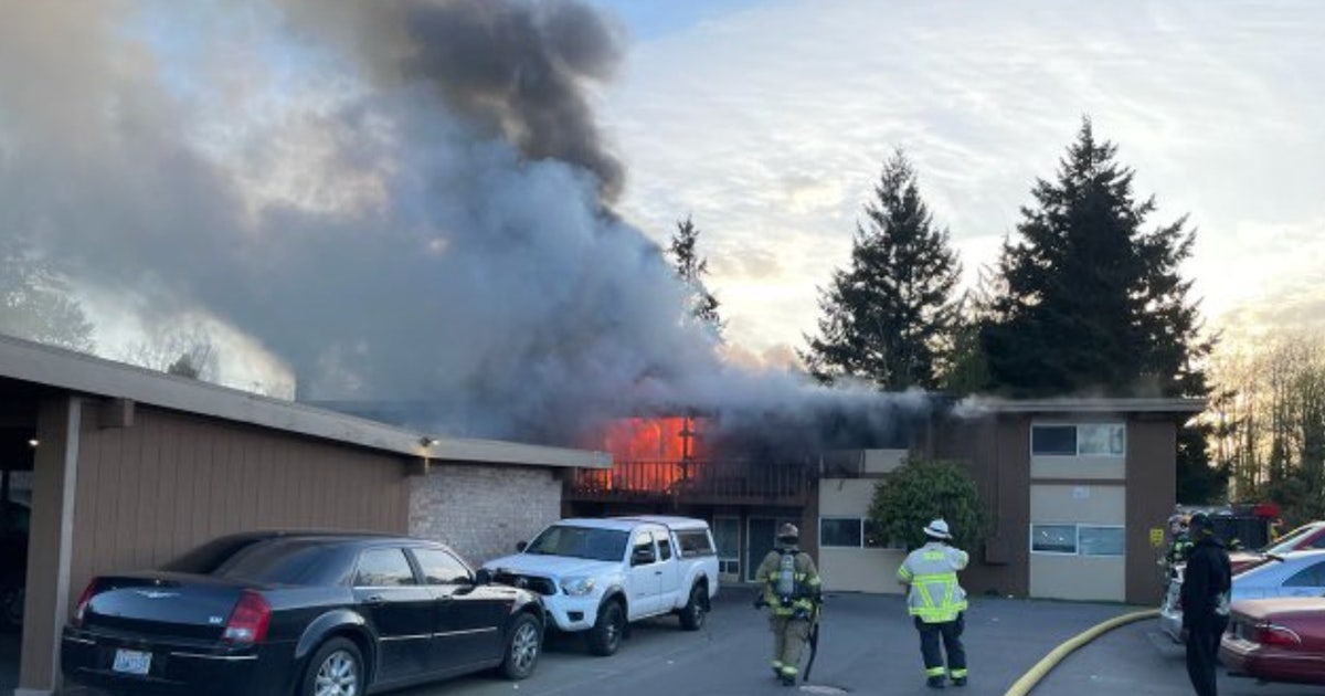 Crews investigate apartment fire in Tacoma | FOX 13 Seattle