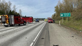Northbound I-5 near Arlington back open after rollover crash; 1 person killed