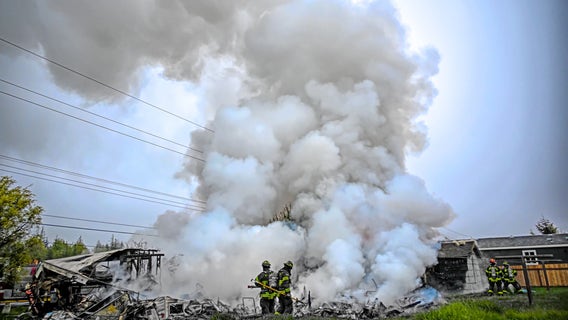 1 dead in massive house fire in Port Angeles