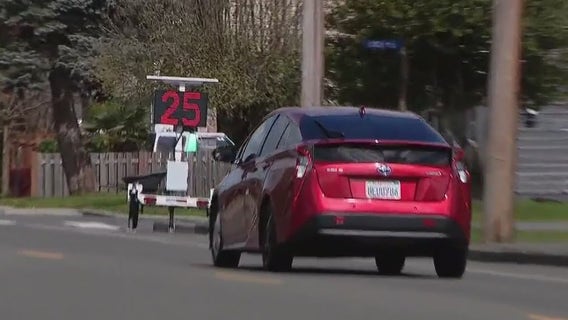 'SmartSigns' pilot program uses infrared technology to detect distracted driving in King County