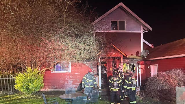 10 people displaced after house fire in Everett