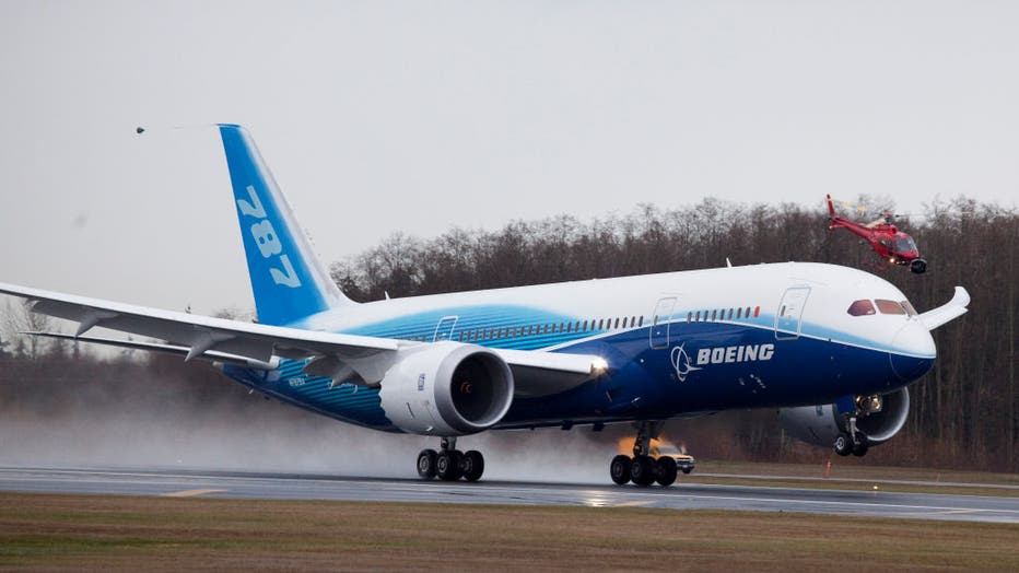 boeing plane takes off in everett