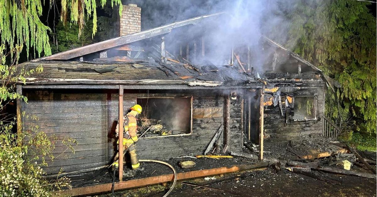 1 person found dead inside house fire near Lake Stevens | FOX 13 Seattle