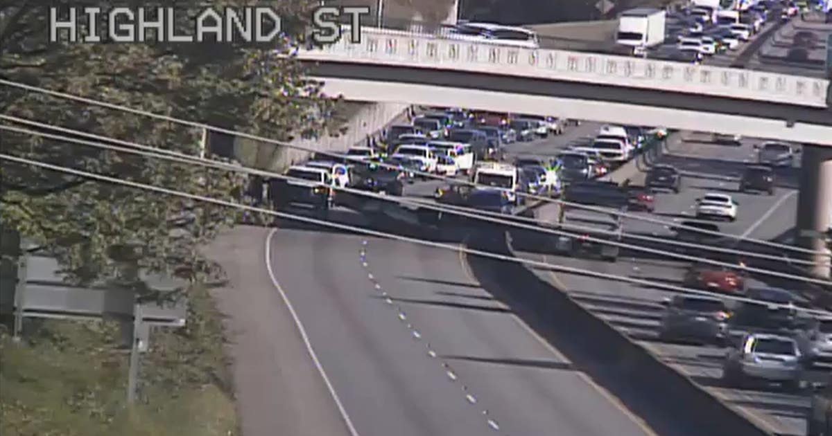 Northbound I-5 back open near Mount Vernon after crash | FOX 13 Seattle