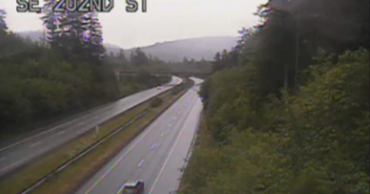 At least 1 killed in 3-car crash in Issaquah | FOX 13 Seattle