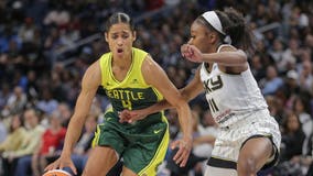 Skylar Diggins-Smith's 21 points leads Storm to third straight win, 77-68, over Sky