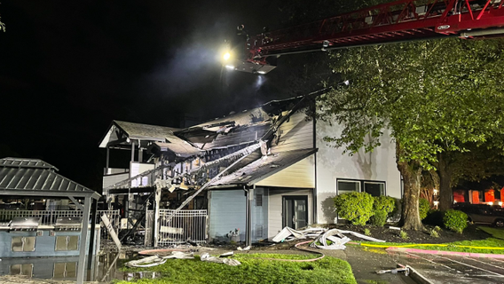 Kent apartment building catches fire, no injuries reported