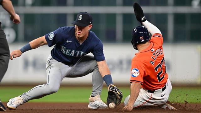Seattle Mariners utility player Dylan Moore named Gold Glove finalist