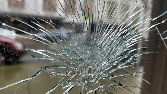 Caught on Camera: Woman with hammer vandalizes 16 businesses in downtown Tacoma